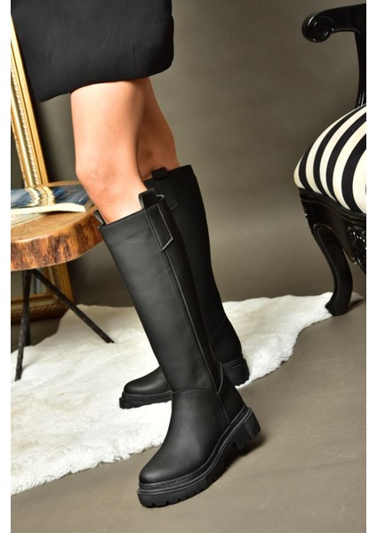 R973201109 Siyah Kalın Tabanlı Şık ve Rahat Tasarımlı Kadın Çizme Modeli fiyatları