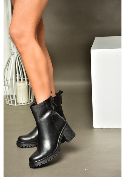 R654006503 Siyah Deri Kalın Topuklu Kadın Bot fırsatları