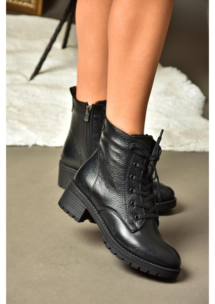 R555054103 Siyah Deri Alçak Tabanlı Kadın Postal Bot