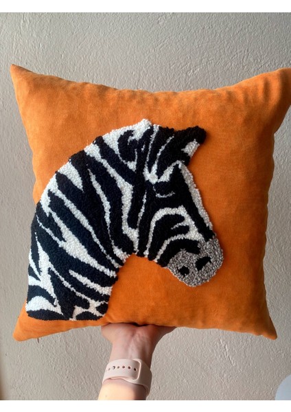 Özel Tasarım El Işçiliği Turuncu Zebra Motifli Punch Kırlent Kılıfı 45X45