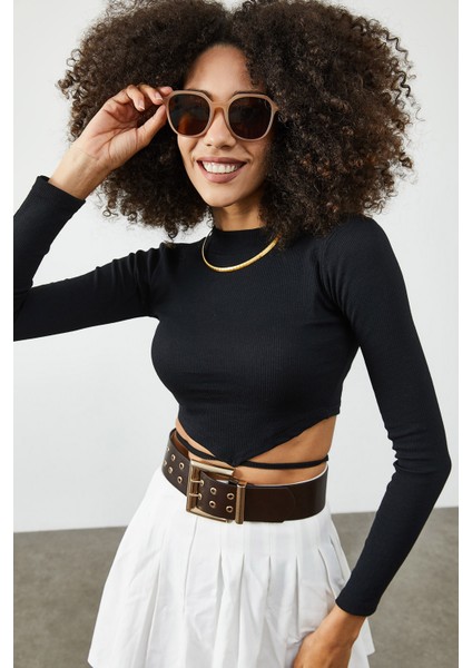 Siyah Biye Detaylı Crop Kaşkorse Bluz 2KXK2-45853-02 fırsatları