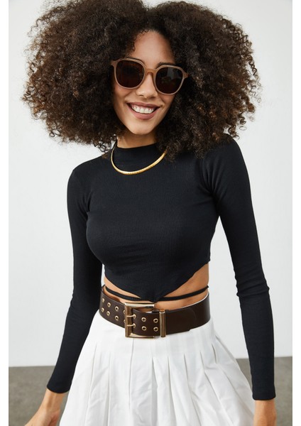 Siyah Biye Detaylı Crop Kaşkorse Bluz 2KXK2-45853-02 indirimleri