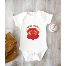 Tuğba Baby Kişiye Özel Baba Sen Kahramanımsın Baskılı Bebek Zıbın Bod
