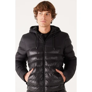 Regular Fit Normal Kesim Kapüşonlu Kapitone Haki Şişme Mont