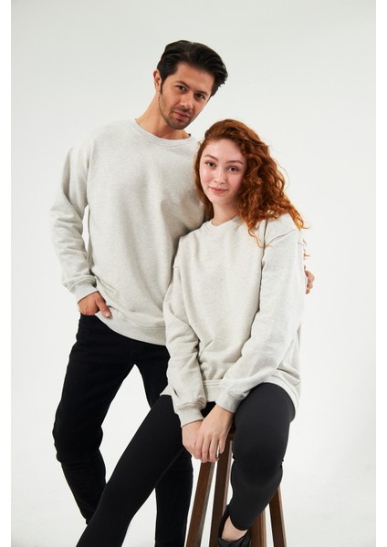 Unisex Gri Oversize Bol Kalıp Sweatshirt (Sevgili-Çift Kombini Tavsiyesi)
