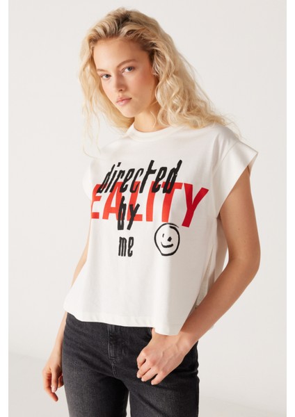 Regular Fit Normal Kesim Pamuk Bisiklet Yaka Kolsuz Beyaz Tişört modelleri