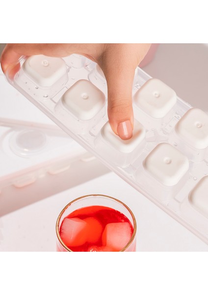 Plastik Kapaklı 12 Hazneli Silikon Tabanlı Buzluk Buz Kalıbı - Beyaz modelleri