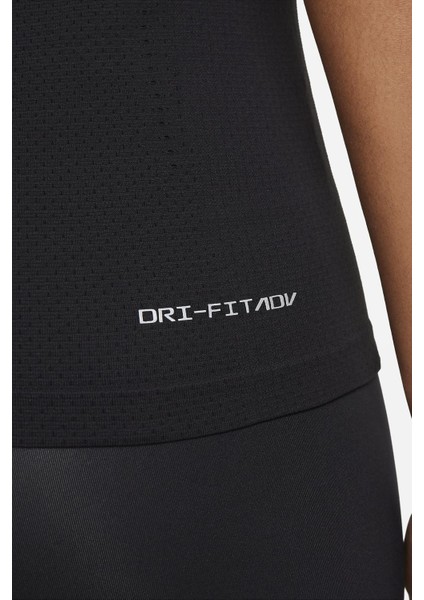 Dri-Fit Advantage Aura Short-Sleeve Slim Fit Kesim Siyah Kadın Spor Tişört indirimleri