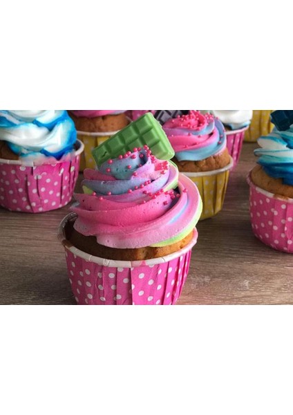 100 Adet Puantiyeli Pembe Büyük Boy Pet Kapsül Sufle Cupcake Muffin Kek Kalıbı (Ebat: 6,7 cm x 4 cm x 5 cm)