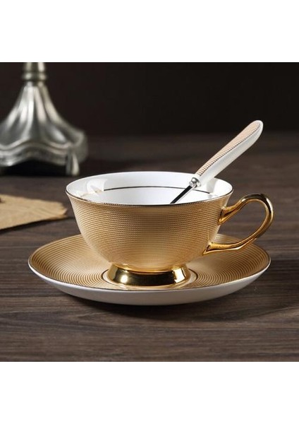 Avrupa Yüksek Dereceli Kemik Çini Kahve Fincanı Set Lüks Altın Renk Retro Kraliyet Aile Çay Bardağı Seti Öğleden Sonra Kupası ve Daire Hediye Seti | Duvar Takımları Setleri (Yurt Dışından)