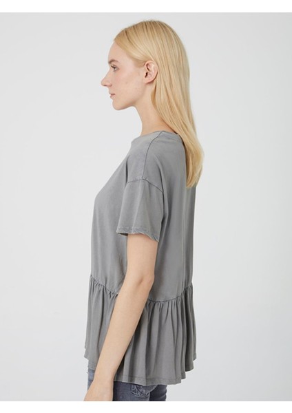Kadın Soluk Efektli Fırfırlı Koyu Grı T-shırt fırsatları