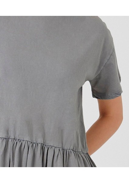 Kadın Soluk Efektli Fırfırlı Koyu Grı T-shırt indirimleri
