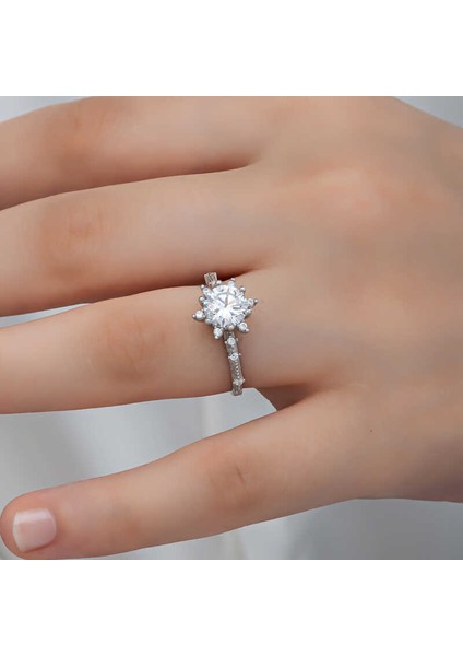 ​Gümüş Çiçek Desenli Kadın Yüzük fırsatları