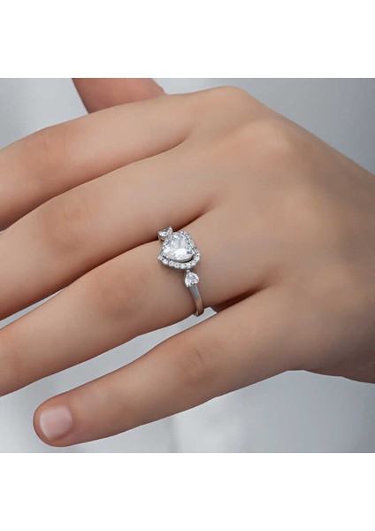 Gümüş Beyaz Taşlı Kalpli Kadın Yüzük fırsatları