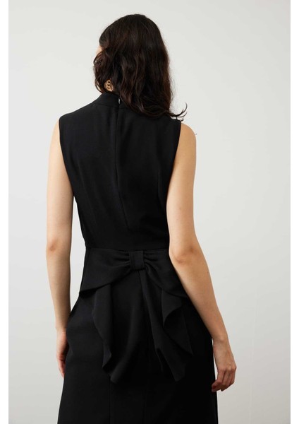 Arkası Fiyonk Detaylı Crep Kolsuz Elbise Siyah K2411032_001 fırsatları