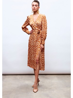 Sateen Zebra Desenli Kuşaklı Saten Elbise - Camel