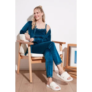 Regular Fit Dantelli Yumuşak Dokulu Sabahlıklı Kadife Pijama Takımı Bayan Pijama Takımı 6095545