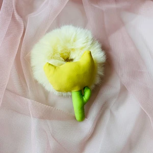 Lale Figürlü Tüylü Fluffy  Lastik   Toka