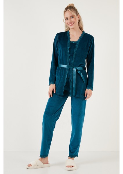 Regular Fit Dantelli Yumuşak Dokulu Sabahlıklı Kadife Pijama Takımı Bayan Pijama Takımı 6095545 fiyatları