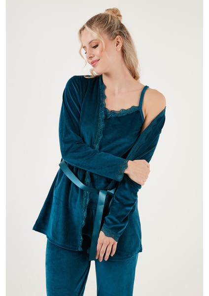 Regular Fit Dantelli Yumuşak Dokulu Sabahlıklı Kadife Pijama Takımı Bayan Pijama Takımı 6095545 modelleri
