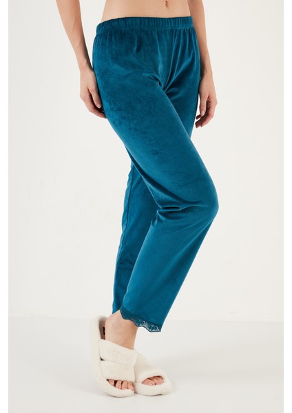 Regular Fit Dantelli Yumuşak Dokulu Sabahlıklı Kadife Pijama Takımı Bayan Pijama Takımı 6095545 indirimleri