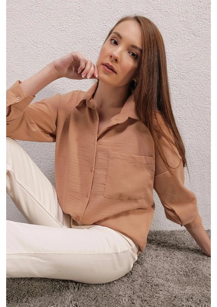 Kadın Bisküvi Tek Cepli Oversize Ayrobin Gömlek HZL23S-BD1201531 fırsatları