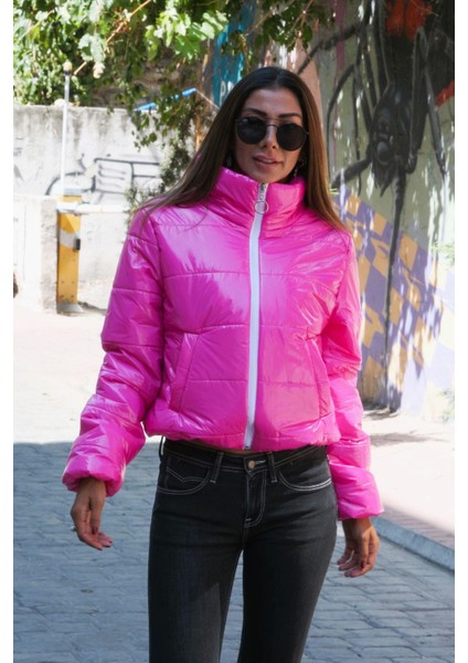 Kadın Pembe Parlak Su İtici Dik Yaka Kısa Şişme Mont