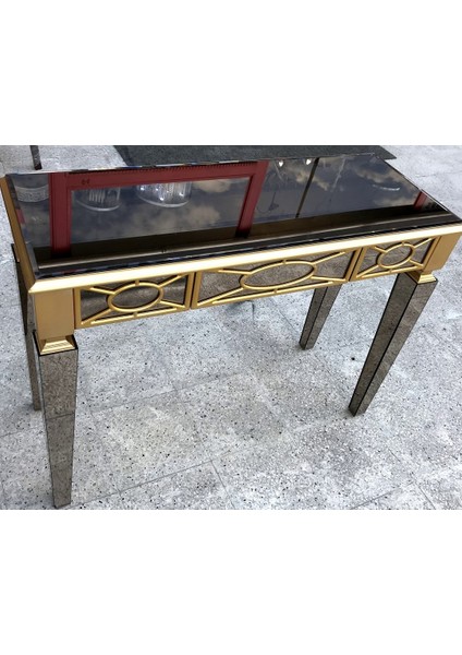 Dresuar Motifli Ayna Kaplamalı Model Parlak Gold Renk Kayın Torna Çekmece El Yapım modelleri