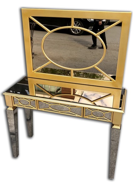 Dresuar Motifli Ayna Kaplama Model Parlak Gold Renk Kayın Torna Çekmece El Yapım fiyatları