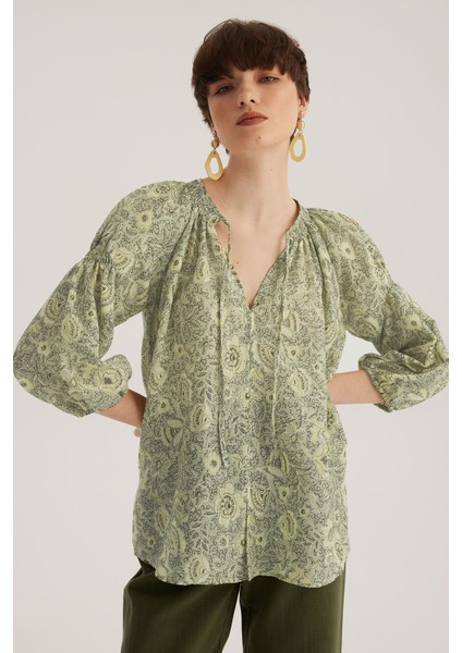 Yeşil Bağlama Detaylı Reglan Kol Yuvarlak Yaka Bluz