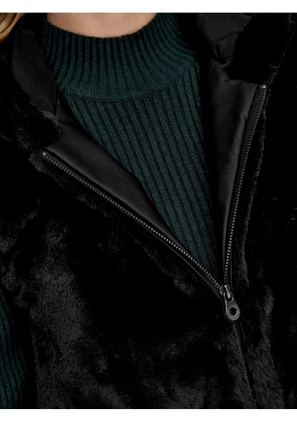 Kadın Kapüşonlu Kürk Yelek - 15295416 modelleri