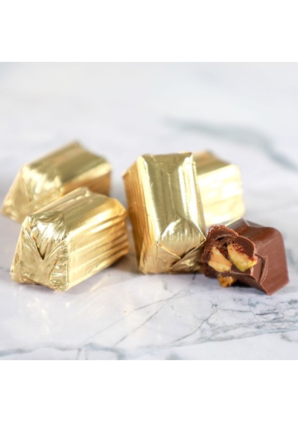 Sütlü Antep Fıstıklı Zarf Çikolata 640g (Gold Kutu)