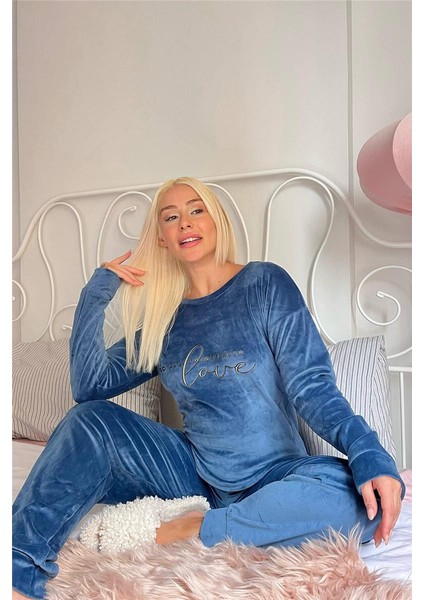Toz Mavi Love Desenli Exclusive Kadife Kadın Pijama Takımı modelleri