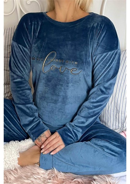 Toz Mavi Love Desenli Exclusive Kadife Kadın Pijama Takımı fırsatları