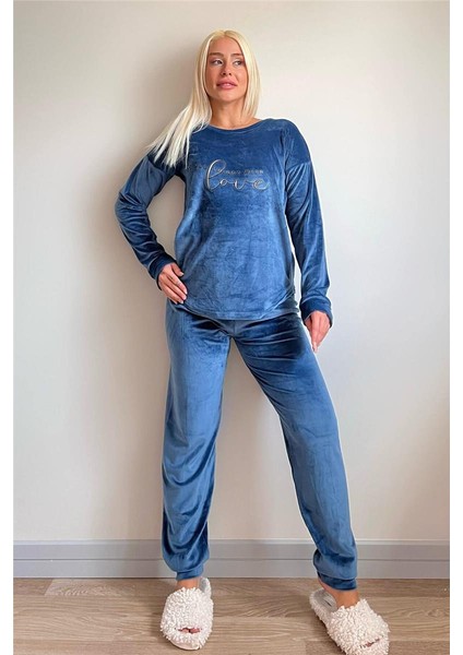 Toz Mavi Love Desenli Exclusive Kadife Kadın Pijama Takımı indirimleri