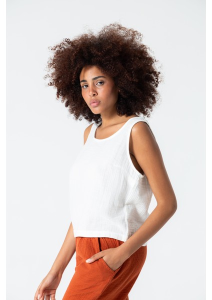 Beyaz Müslin Kalın Askılı Crop Bluz