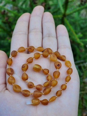 Kehribar Sarayı Baltık Damla Kehribar Bebek Kolye Mat Bal Rengi