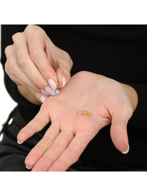 Gümüş Hediye Al Mavi-Beyaz Zirkon Taşlı Çiçek Tasarım Gold Renk 925 Ayar Gümüş Kadın Küpe