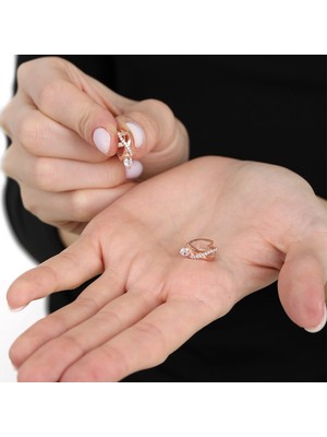 Gümüş Hediye Al Beyaz Zirkon Taşlı Sonsuzluk Detaylı Rose Renk 925 Ayar Gümüş Tek Taş Kadın Küpe