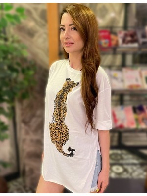 Moda Derin Beyaz Renk Leopar Baskılı T-Shirt