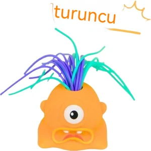 Saçını Çekmek, Küçük Canavarı, Yaratıcılığı, Yeni ve Garip Oyuncağı Ifade Etmek Için Oyuncağın Basıncını Açmaya Çağıracaktır. (Yurt Dışından)