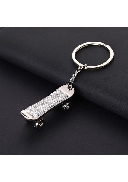 Kaykay Şeklindeki Elmas Çivili Araba Anahtarlığı - Beyaz (Yurt Dışından)