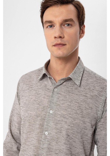 Köşeli Manşet Slim Kalıp Armürlü Gömlek fırsatları