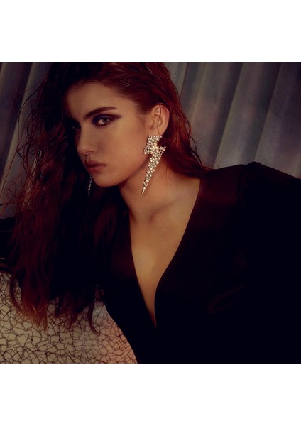 EH10901JS 2022 Trendy Abartılı Metal Taklidi Yıldırım Saplama Küpe Kadınlar Için Basit Avrupa Tarzı Geometrik Küpe Parti Takı (Yurt Dışından) fırsatları