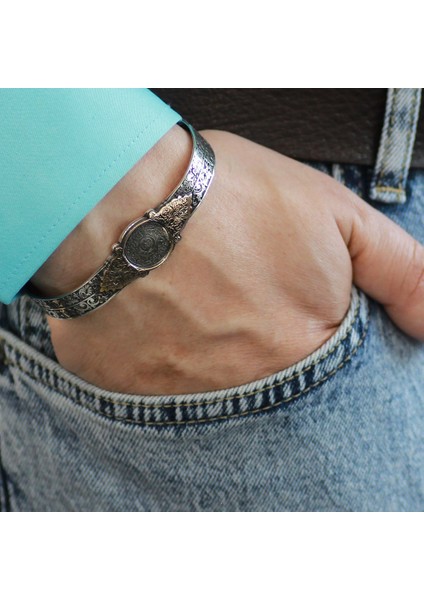 Üzeri Arapça Nas&felak Suresi Yazılı Gravür Desen Süslemeli Kelepçe Model El Işçiliği 925 Ayar Gümüş Erkek Bileklik modelleri