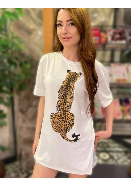 Beyaz Renk Leopar Baskılı T-Shirt