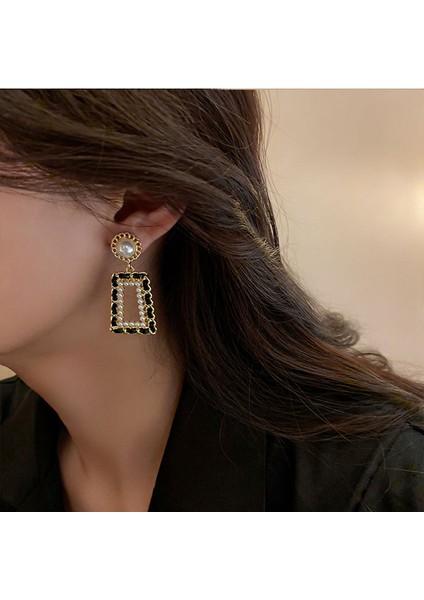 Yay Taklidi Inci Geometrik Dangle Küpe Kadınlar Için Retro Deri Xiaoxiang Lüks Balıksırtı Küpe 2022 Yeni Trend Sonbahar Kış Takı (Yurt Dışından)