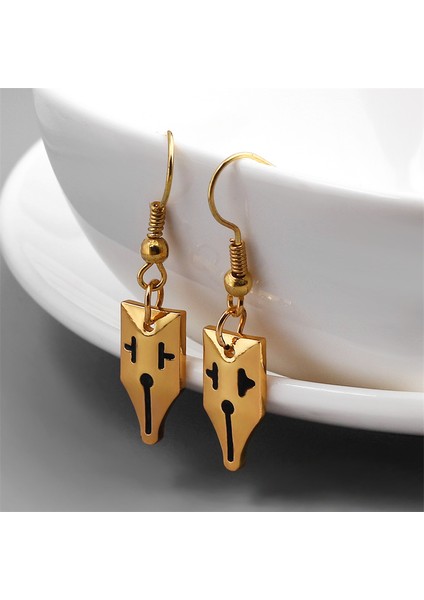 ES234 Jojos Tuhaf Macera Anime Jean Pierre Polnareff Kırık Kalp Damla Küpeler Cosplay Takı Kadınlar Için Hediye (Yurt Dışından) modelleri