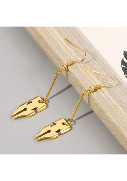 ES234 Jojos Tuhaf Macera Anime Jean Pierre Polnareff Kırık Kalp Damla Küpeler Cosplay Takı Kadınlar Için Hediye (Yurt Dışından) fırsatları