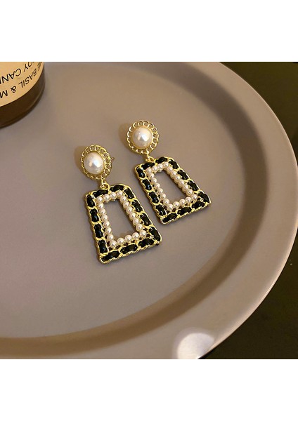Gül Rhinestones Inci Geometrik Dangle Küpe Kadınlar Için Retro Deri Xiaoxiang Lüks Balıksırtı Küpe 2022 Yeni Trend Sonbahar Kış Takı (Yurt Dışından) fiyatları